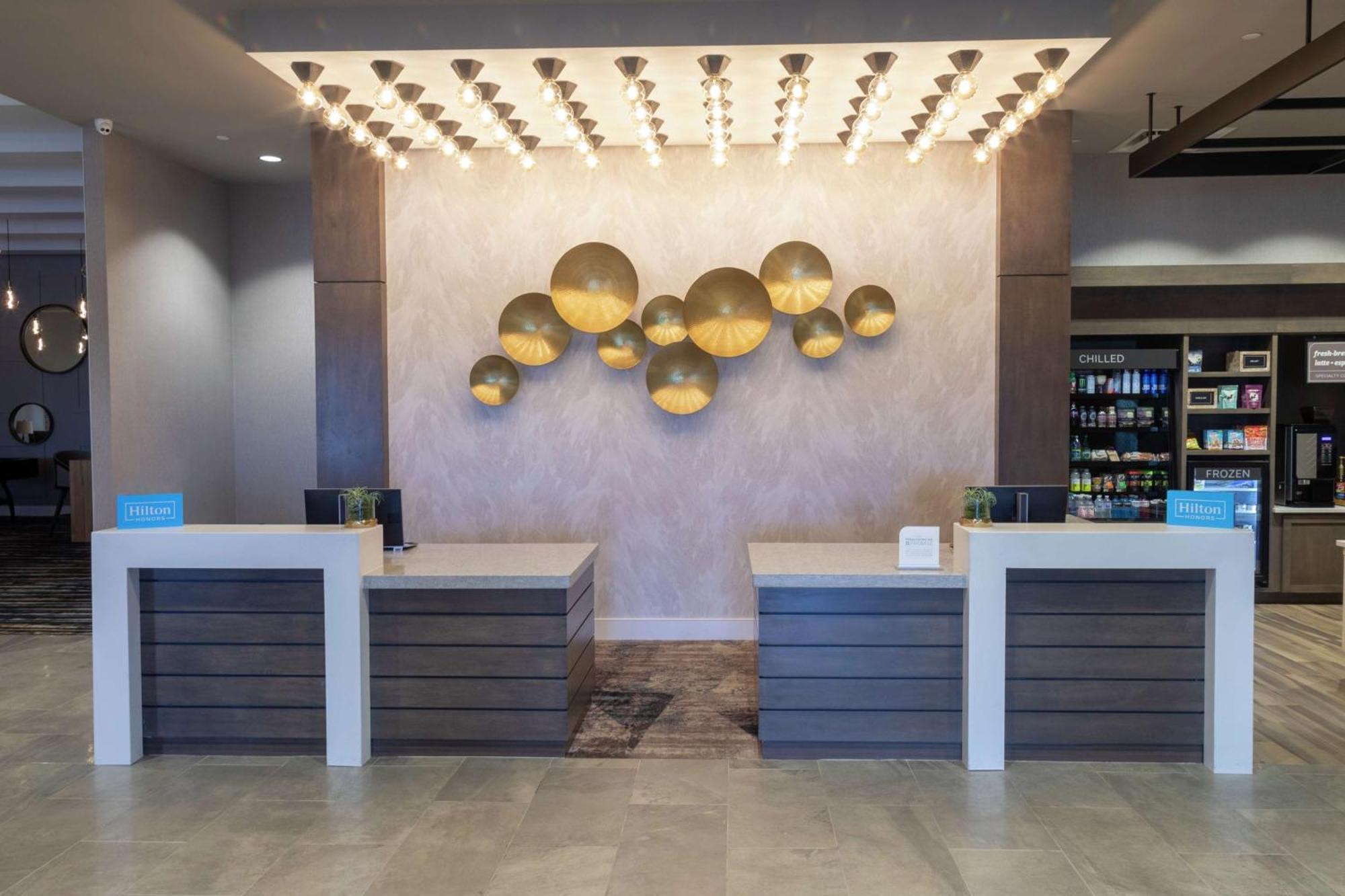 Hilton Garden Inn Спартанберг Экстерьер фото